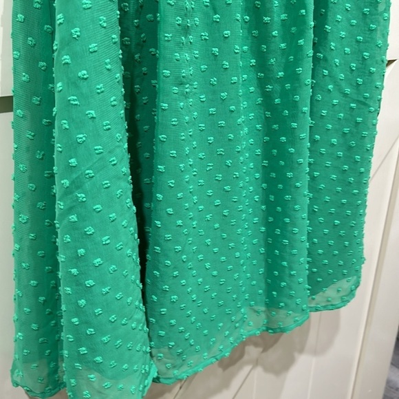 NWT Andre by Unit green rushed dress. Gorgeous! Size Large. Pit 19.5” length 34” - Picture 4 of 7